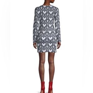 LOVE MOSCHINO
Heart-Print Shift Dress